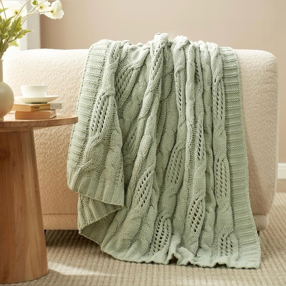 Amélie Home Cable Knitted, Chenille Chunky Knit Throw Blanket, 50 x 60 - NWT - Picture 2 of 8